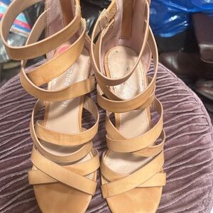 Used Madden Girl size 6